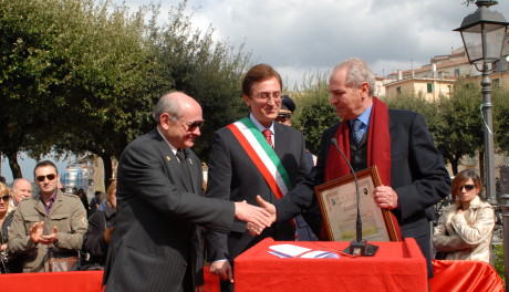 Nino Melito Petrosino il sindaco di Padula e Roberto G. Trapani della Petina